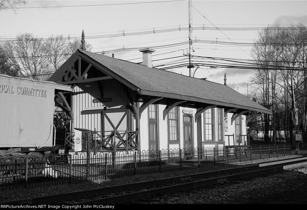 Maywood Station